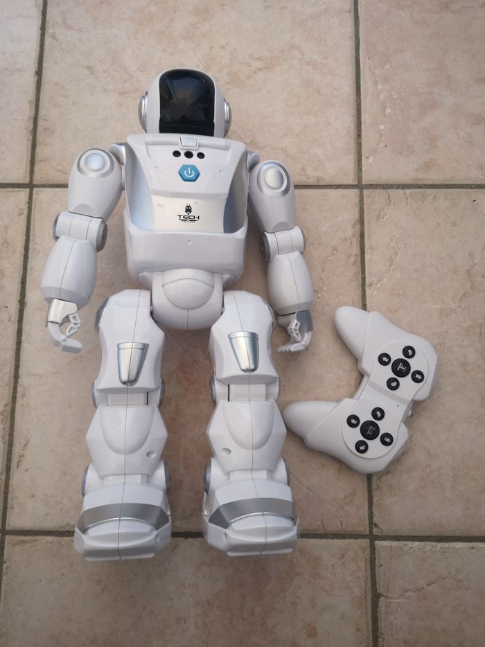 Robot avec télécommande
