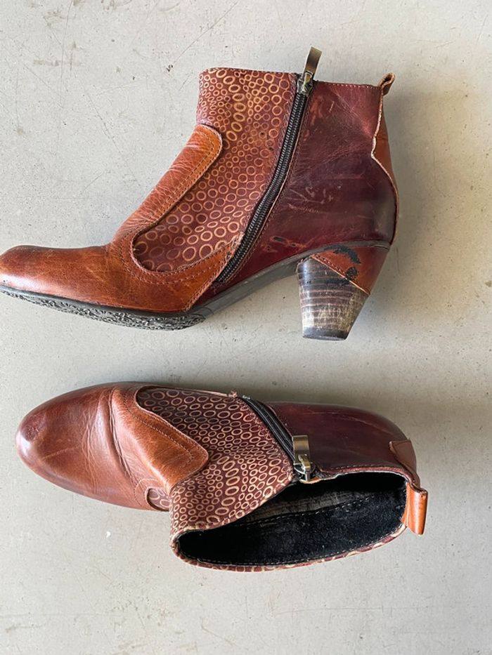 Bottines marrons vintage fleuries 38