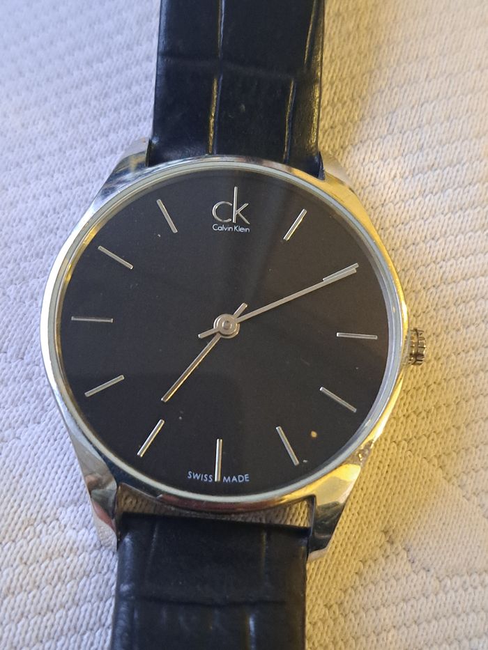 Montre  calvin klein  a 60 euro  et swatch  80 euro aujourd'hui