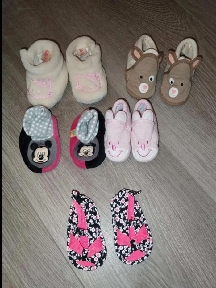 Lot chaussons bébé