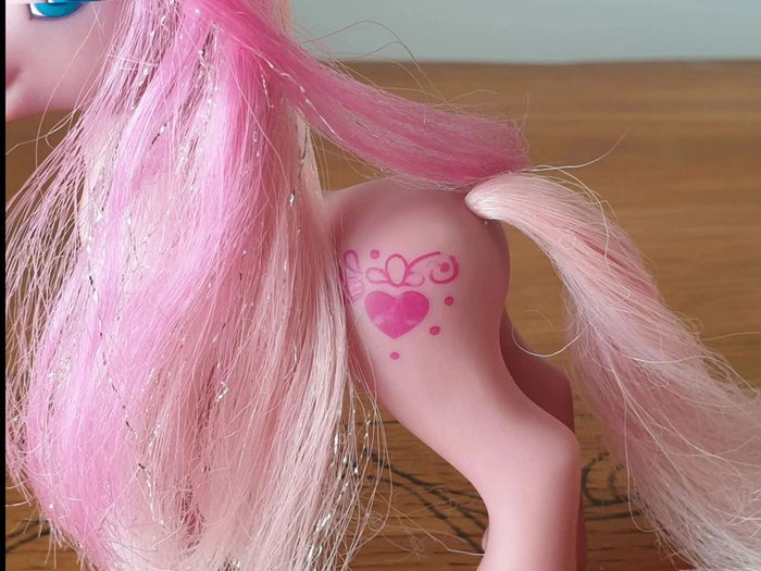 Mon Petit Poney  G2  Sweetberry Royal  Masquerade  (rare) - photo numéro 6