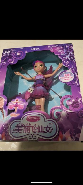 Jolie poupée fée volante  Beauty.