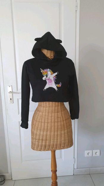 Pull court femme ado Taille S licorne dab chelo3