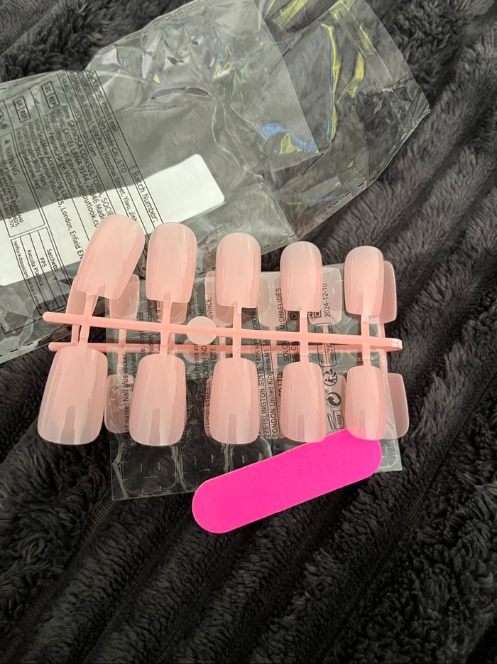 Faux ongles