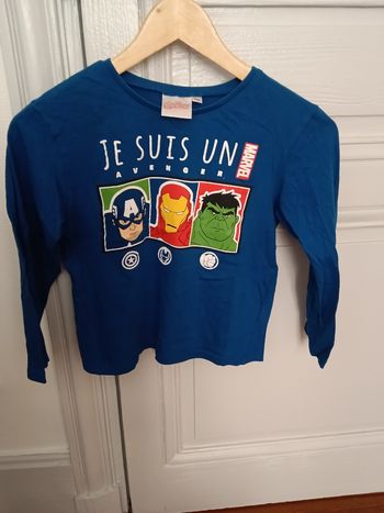 Tee-shirt marvel bleu et multicolore