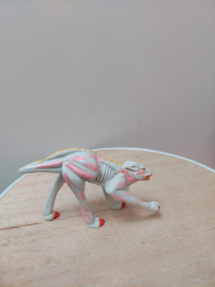 Figurine chien junk jackal trash bag vintage année 90 - photo numéro 3