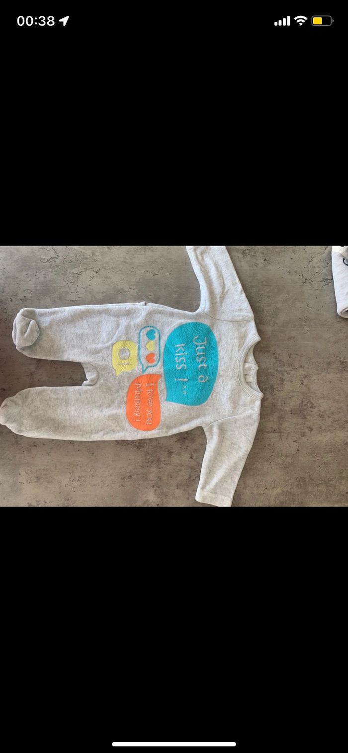 Lot pyjamas 1 mois - photo numéro 4
