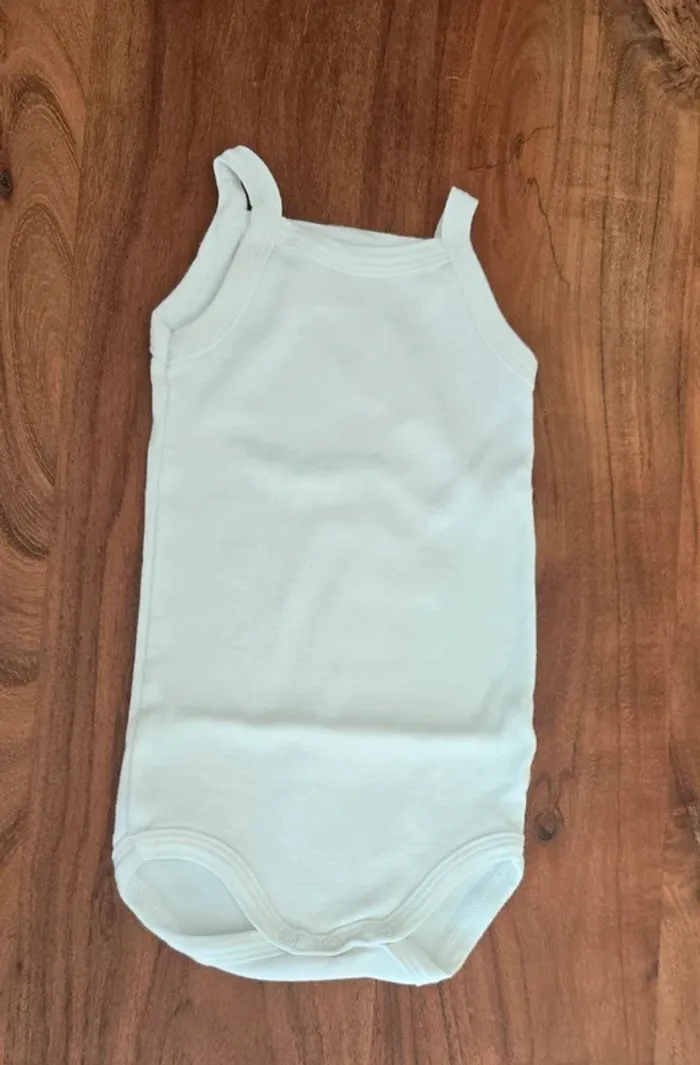 Body Petit Bateau Taille 6 mois - photo numéro 2