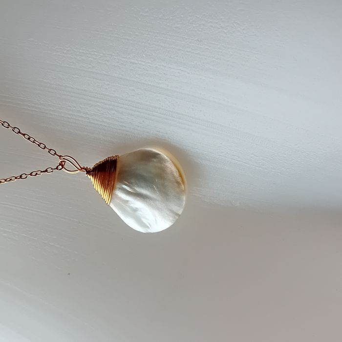 collier doré nacré - photo numéro 3