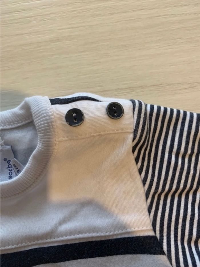 Combinaison rayée en 3 mois - photo numéro 3