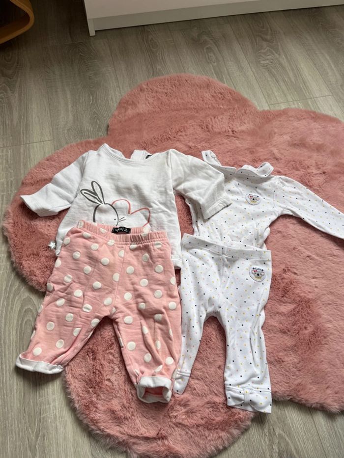 3 tenues bébé fille 9 mois - photo numéro 2