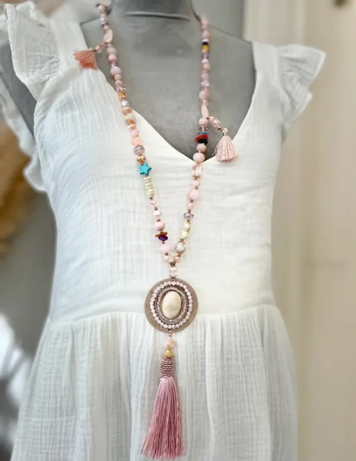 Sautoir bohémien tons beige et rose avec pampilles - photo numéro 2