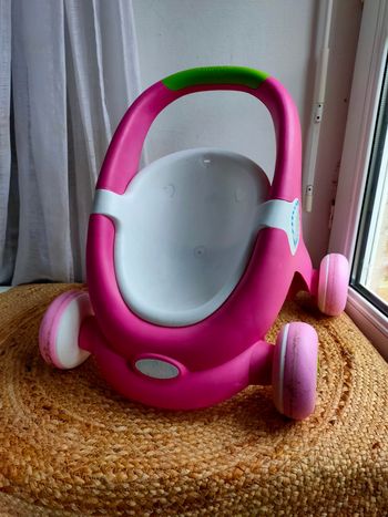 Poussette poupée Smoby Minikiss Baby Walker 