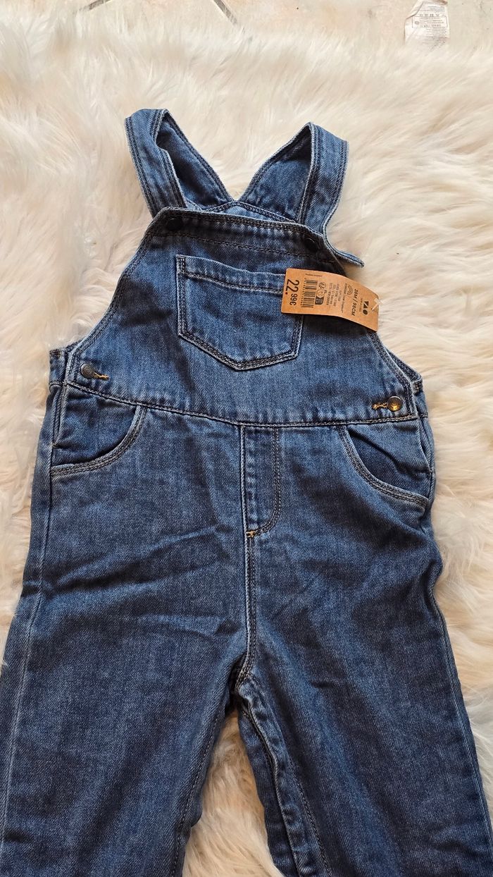 (Neuve non portée) 🏷🥰🤩 superbe salopette en jeans 36mois garçon 🤩🥰 - photo numéro 2