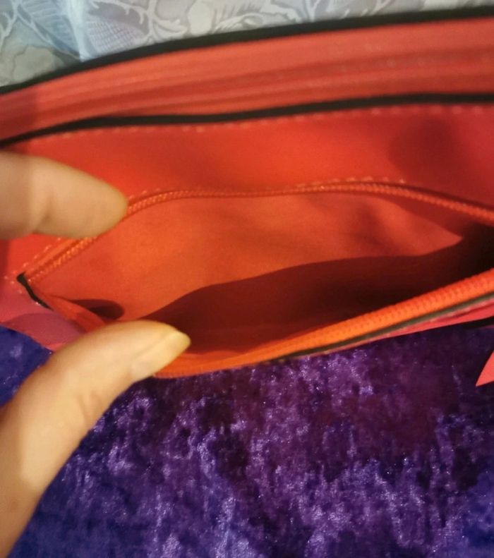 Sac à main rouge. - photo numéro 4