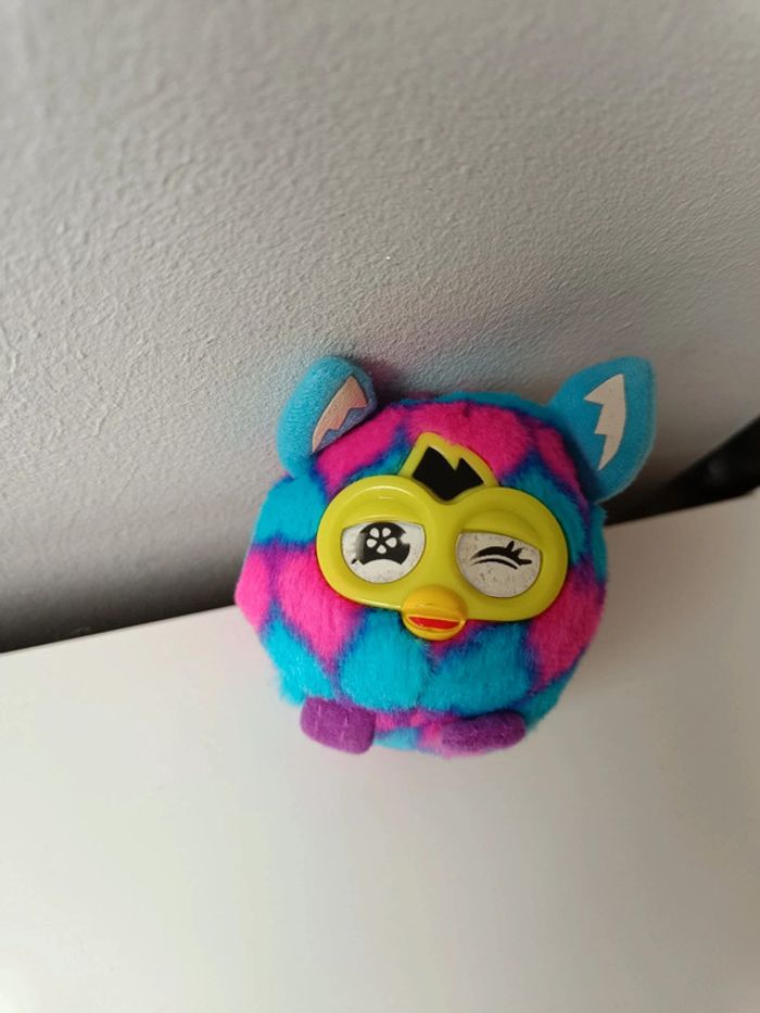 Petit Furby peluche bleu rose