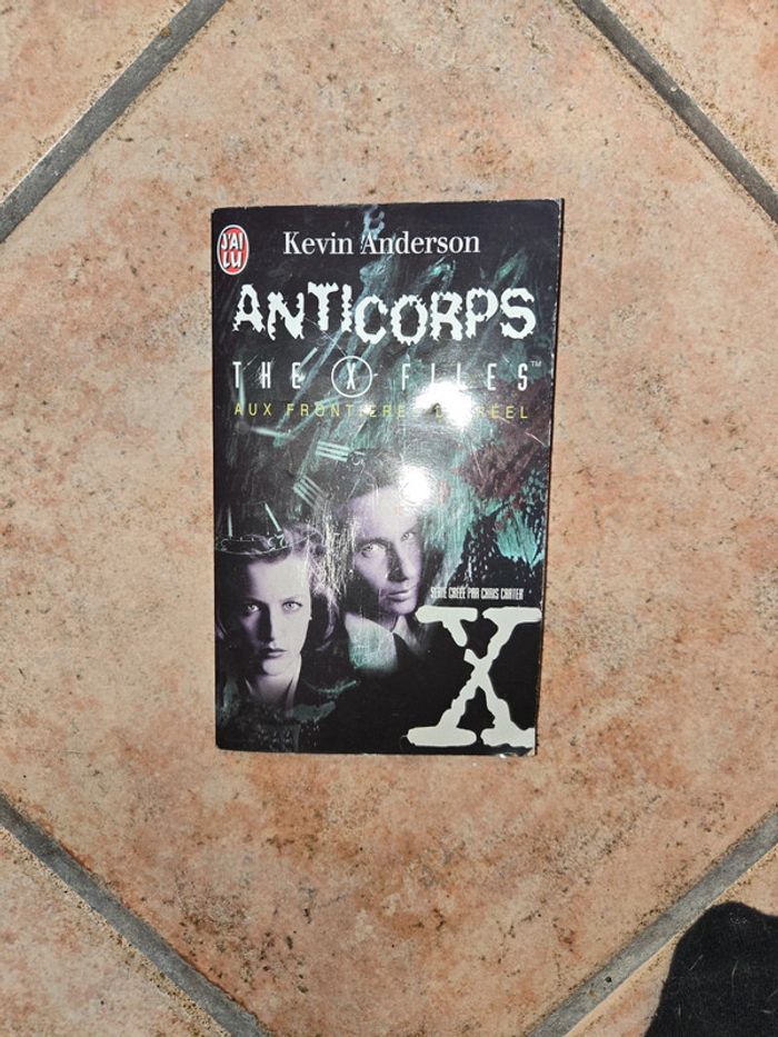 Livre " The X Files aux frontieres du réel"