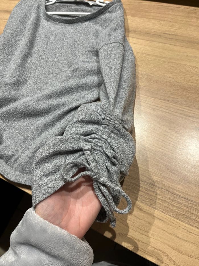 Pull gris manche longue - photo numéro 3