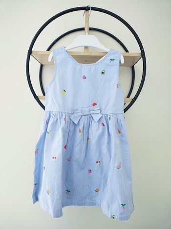 2 3ans robe été h&m ( taille plutôt 3 ans )