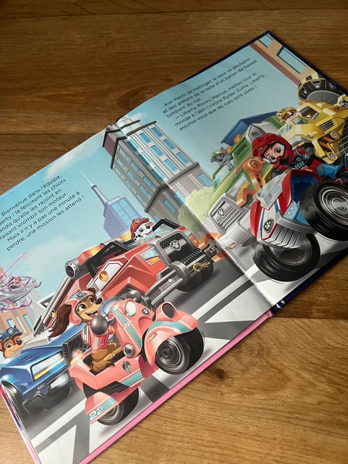 Livre Paw Patrol mission à Aventureville - photo numéro 3