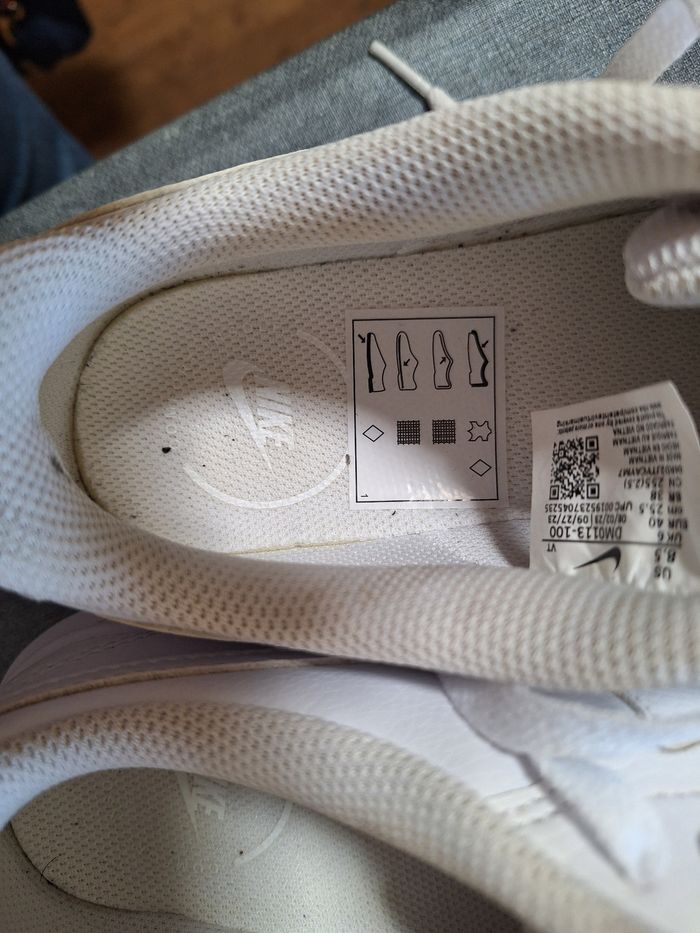 Vends baskets blanche vision alta Nike - photo numéro 9
