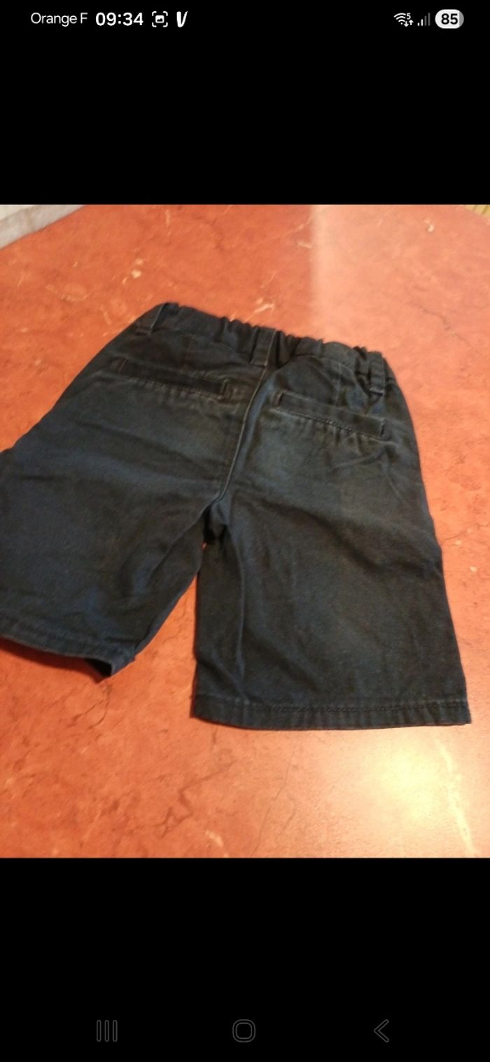 Short garçon taille 3 ans - photo numéro 2