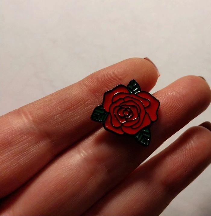 Pins rose rouge