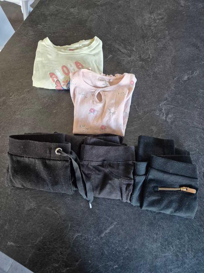 Lot de vêtements - photo numéro 1
