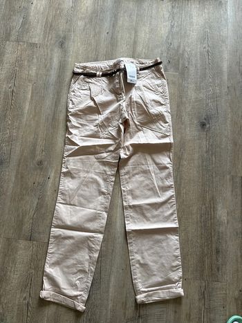 Pantalon léger rose clair avec ceinture neuf promod 40