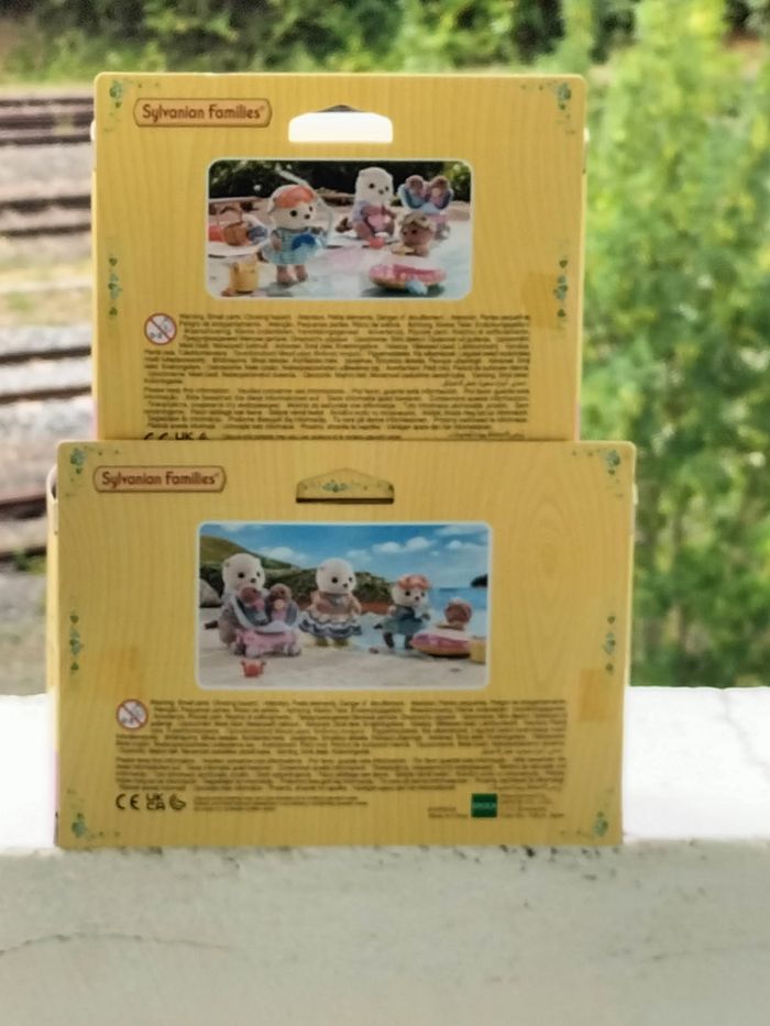 Sylvanian famille la famille loutre des mers et les sœurs loutre des mers - photo numéro 3