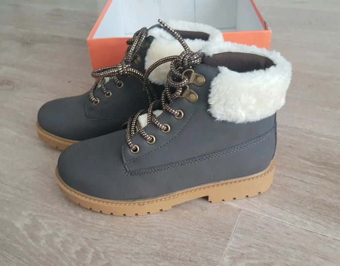 Bottines à lacets taille 36 - neuves - photo numéro 7