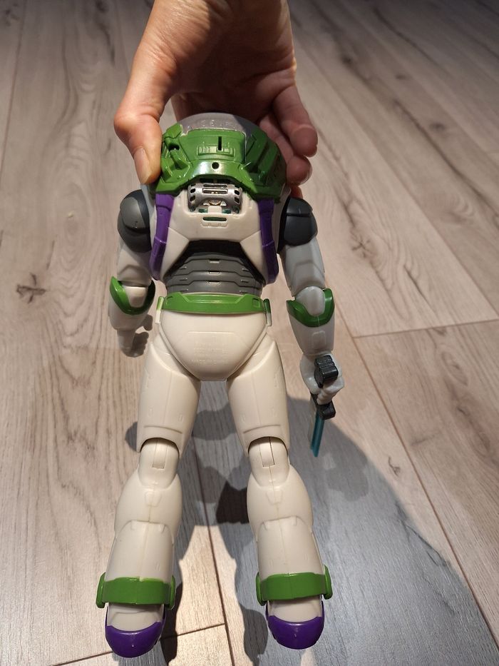 Figurine buzz l'éclair lightyear - photo numéro 3