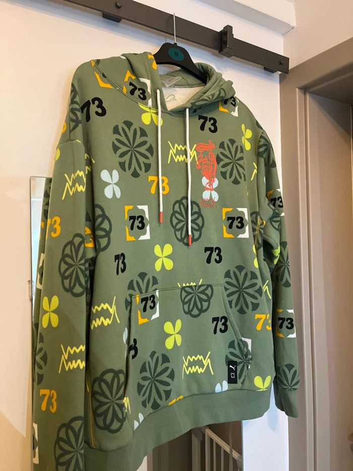 Ensemble de jogging vert à motifs 73 et trefles - photo numéro 3