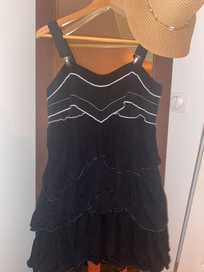 Joli top de la marque la voila
