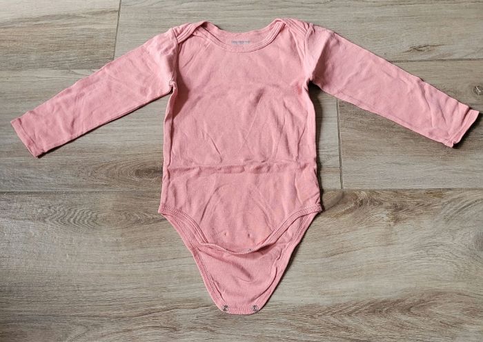 Lot de 7 bodies manches longues taille 36 mois - photo numéro 7