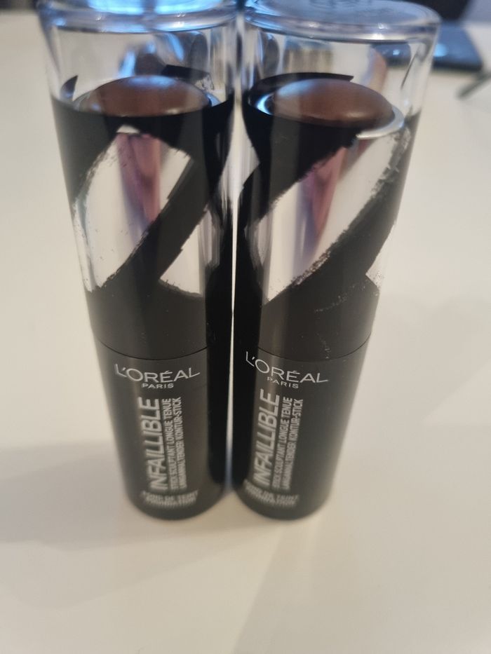 2 fond de teint en stick Infaillible L'Oréal 250 ébène neufs