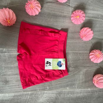 Short fille