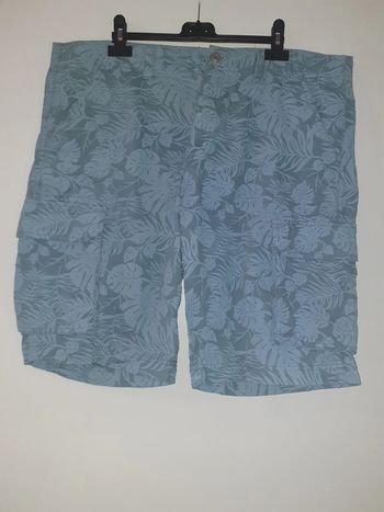 Bermuda/ short homme bleu clair avec motif feuilles Blancheporte taille 48