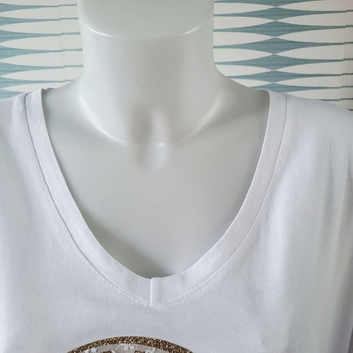 Tee-shirt blanc skull dorée et dentelle blanche taille unique Mina Rosa en excellent état - photo numéro 3