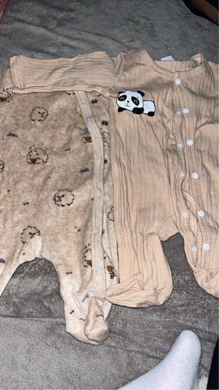 Lot vêtements bébé 0-1mois - photo numéro 3