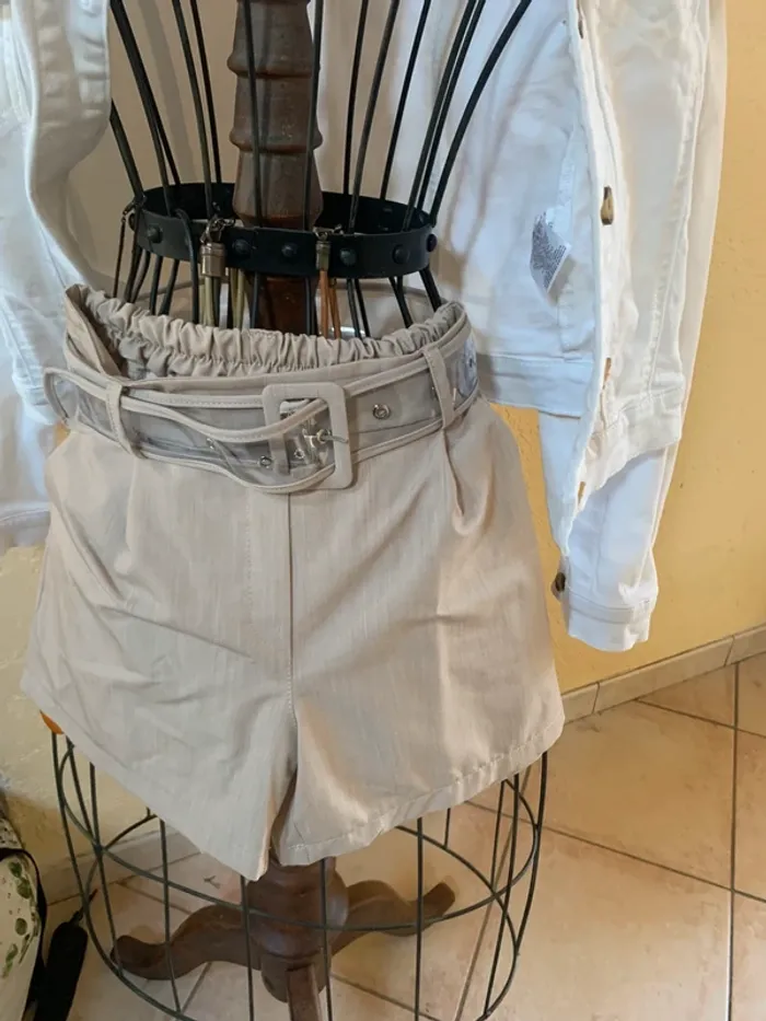 Shorts bleu ciel gris et beige taille M - photo numéro 2
