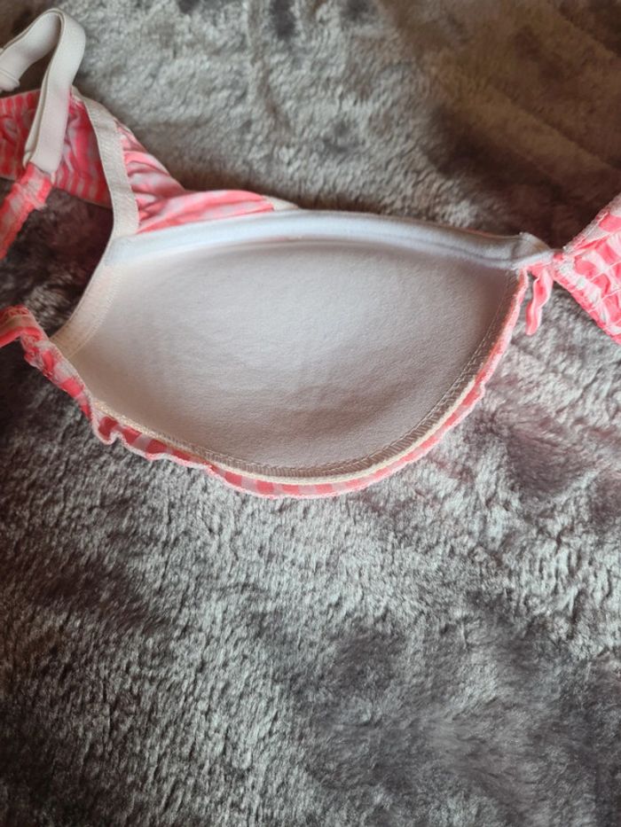 Soutien gorge - photo numéro 2