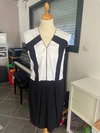 Robe Sandro taille 2 chic