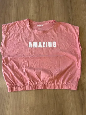 Très beau tee shirt court taille 12-14 ans