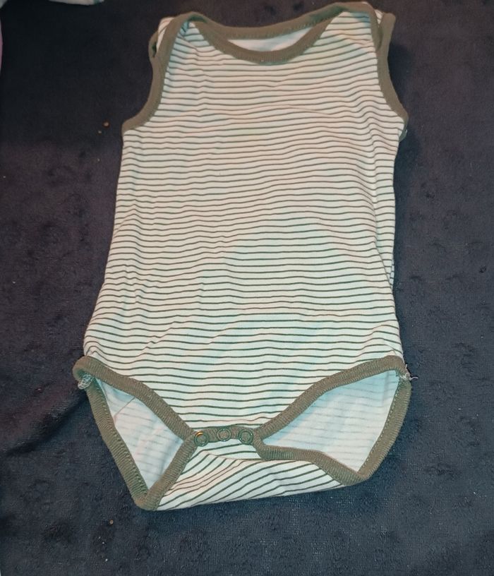 Lot de 4 bodies débardeur - photo numéro 4