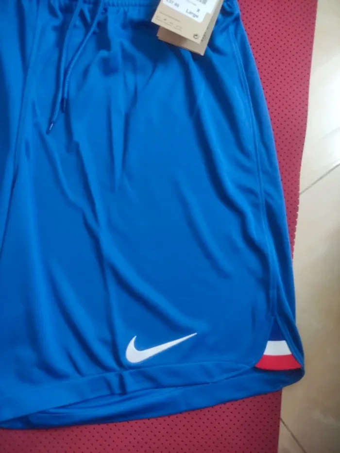 Short de foot France, Nike Authentique Officiel taille Adulte XL Slim, Neuf - photo numéro 3