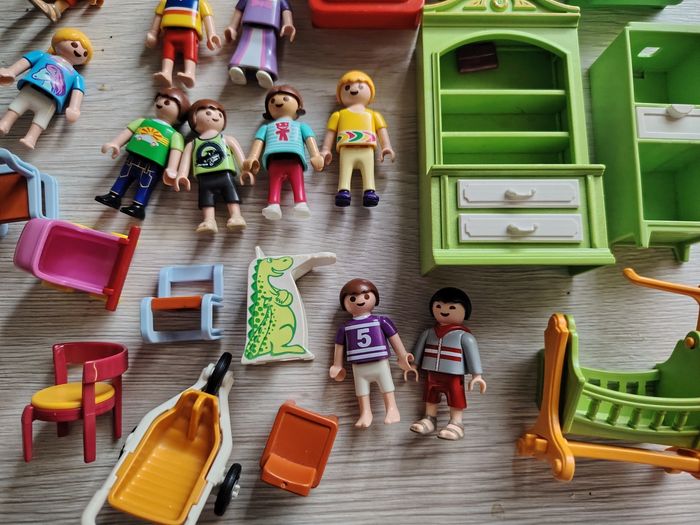 Lot meubles et enfants playmobil - photo numéro 2