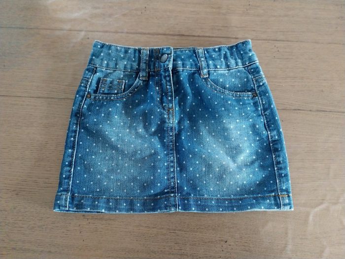 Jupe fille 5ans en très bon état