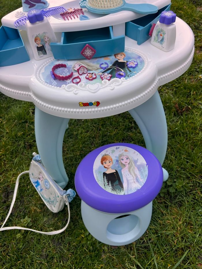 Coiffeuse Reine des Neige 15€ - photo numéro 2