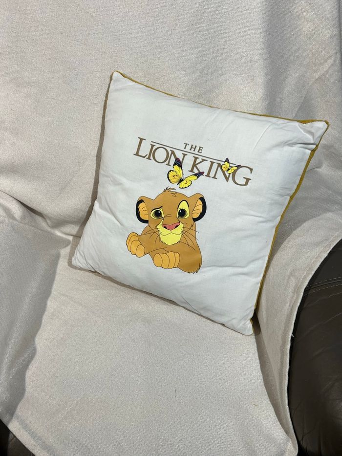 Coussin roi lion